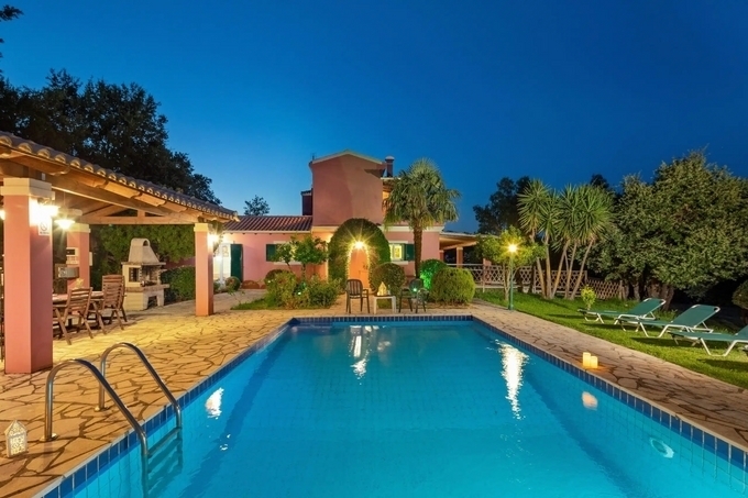 (For Sale) Residential Villa || Corfu (Kerkira)/Faiakes - 250 Sq.m, 5 Bedrooms, 650.000€ 