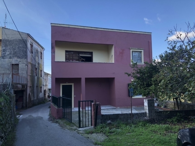 (Verkauf) Wohnung/Residenz Einzelhaus  || Corfu (Kerkira)/Achilleio - 230 m², 5 Schlafzimmer, 200.000€ 