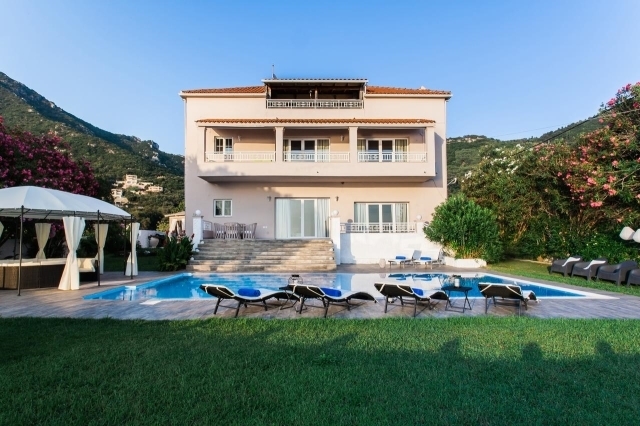 (Verkauf) Wohnung/Residenz Villa || Corfu (Kerkira)/Meliteieoi - 480 m², 5 Schlafzimmer, 1.500.000€ 