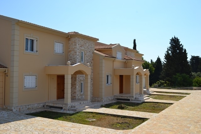 (Προς Πώληση) Κατοικία Μεζονέτα|| Ν. Κέρκυρας/ Λόφος Μανιάκη- 350,00τ.μ, 12Υ/Δ, 430.000€ 