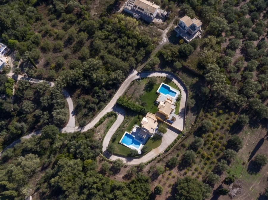 (For Sale) Residential Maisonette || Corfu (Kerkira)/Corfu Chora (Kerkira) - 300 Sq.m, 8 Bedrooms, 1.450.000€ 
