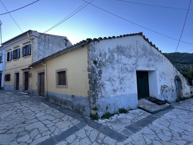 (Προς Πώληση) Κατοικία Μονοκατοικία || Ν. Κέρκυρας/Παλαιοκαστρίτσα - 300 τ.μ, 3 Υ/Δ, 260.000€ 