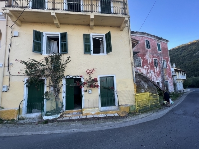 (Προς Πώληση) Κατοικία Πολυκατοικία/Κτίριο || Ν. Κέρκυρας/Κασσιόπη - 280 τ.μ, 5 Υ/Δ, 300.000€ 
