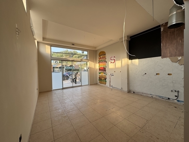 (For Rent) Commercial Retail Shop || Corfu (Kerkira)/Corfu Chora (Kerkira) - 60 Sq.m, 900€ 