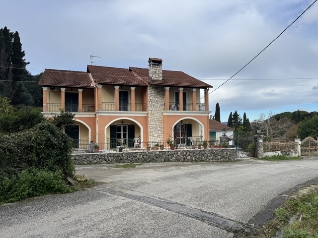 (Προς Πώληση) Κατοικία Μονοκατοικία || Ν. Κέρκυρας/Αχίλλειο - 244 τ.μ, 4 Υ/Δ, 545.000€ 