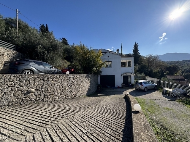 (Προς Ενοικίαση) Κατοικία Μεζονέτα || Ν. Κέρκυρας/Αχίλλειο - 125 τ.μ, 3 Υ/Δ, 1.000€ 